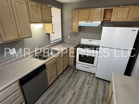 5th image of 1721 NW Cherry Ave