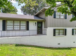 129 Meadow Ln, Calhoun, GA 30701