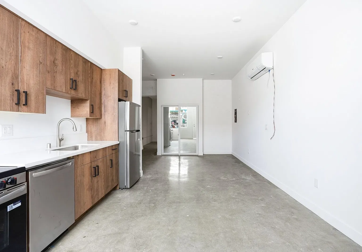 3057 West Pico Apartments — Photo 2
