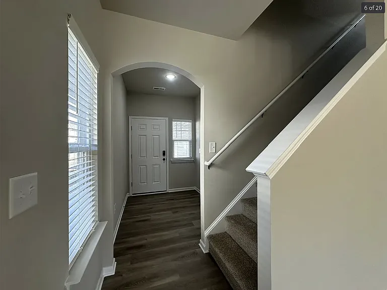 9050 Stoney Waters Ct — Photo 2