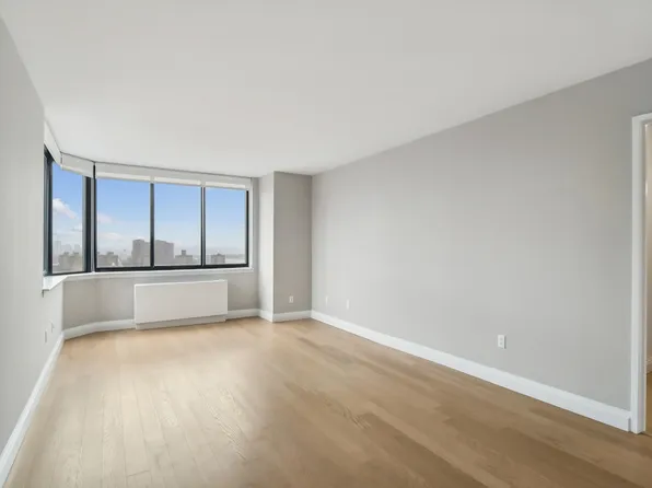 345 East 94th Street image 3 of 29