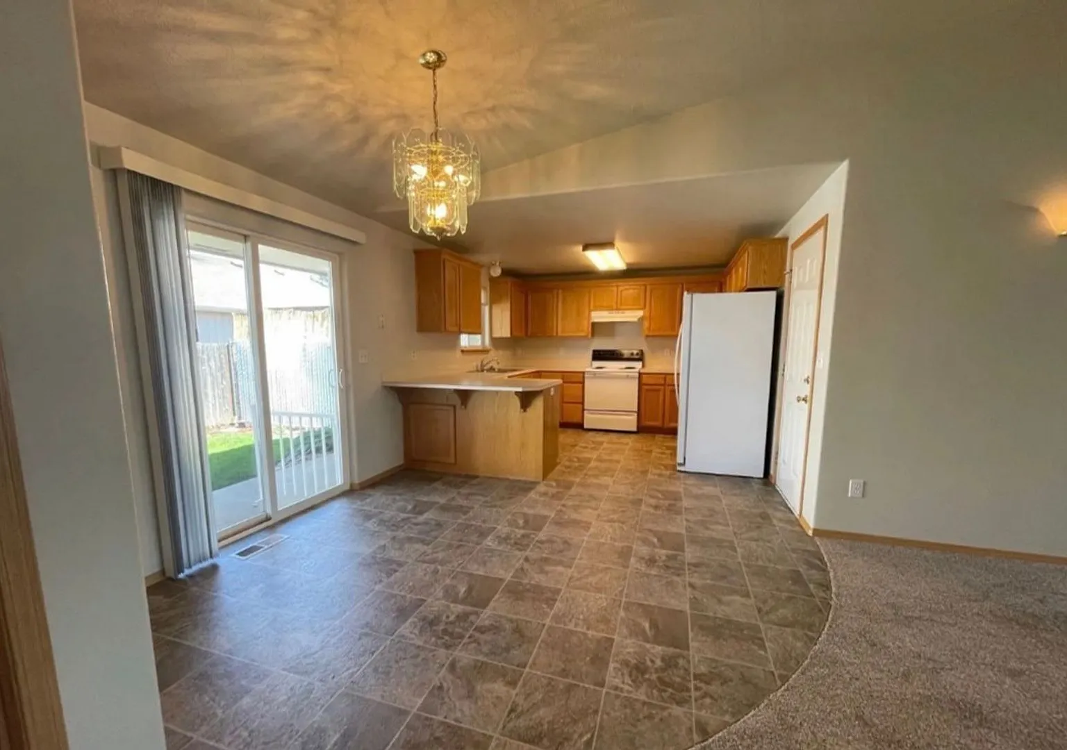 Beautiful Single Level 3/2 Charming NW Albany Duplex — Photo 3