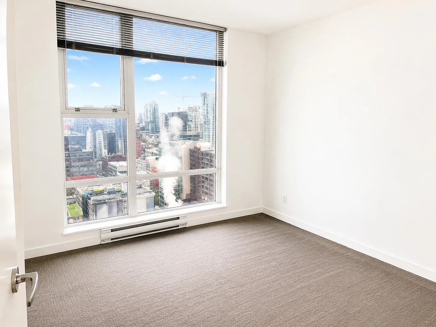 2 bed, 940 sqft, $3,980 — Photo 4