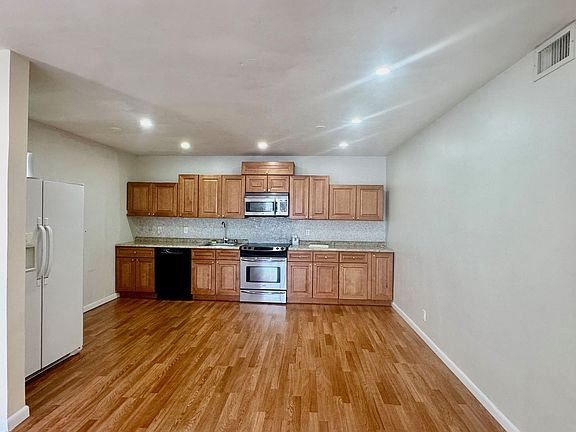 4th image of 2380 Diana Dr APT 10