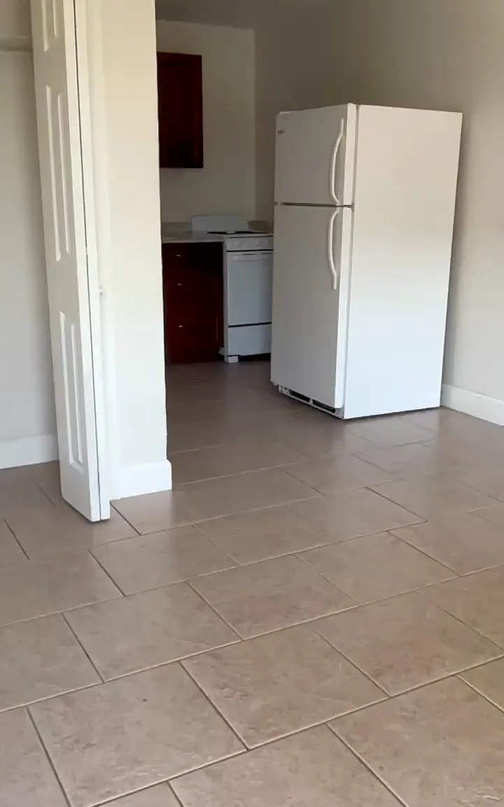 Studio, 320 sqft, $900 — Photo 1