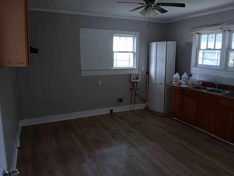 352 Court E — Photo 10