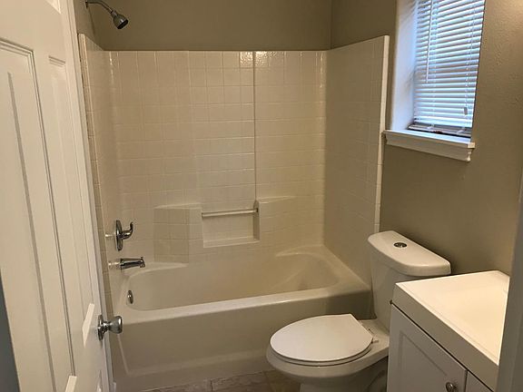 4th image of 17731 SW Heatherwood Ln
