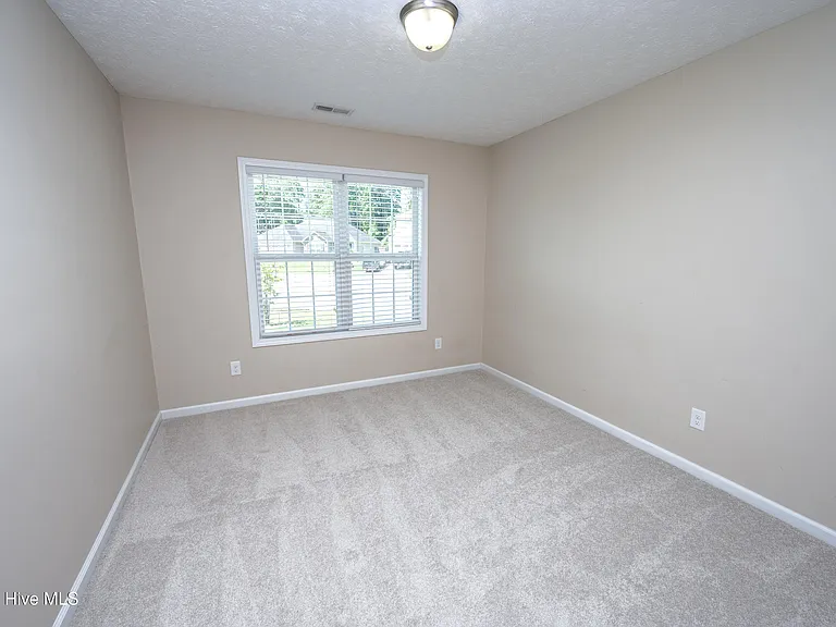112 Patriot Ct — Photo 11