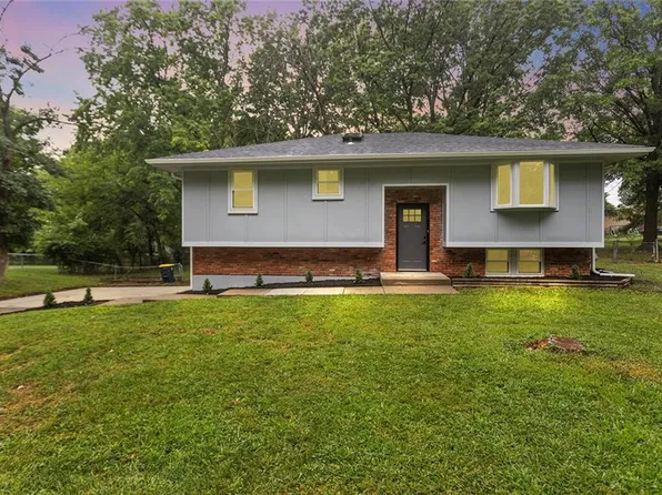11026 N Harrison St, Kansas City, MO 64155