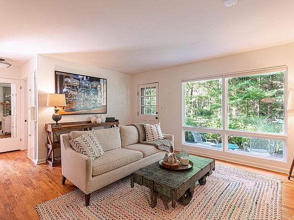 4th image of 6576 Pine Ln