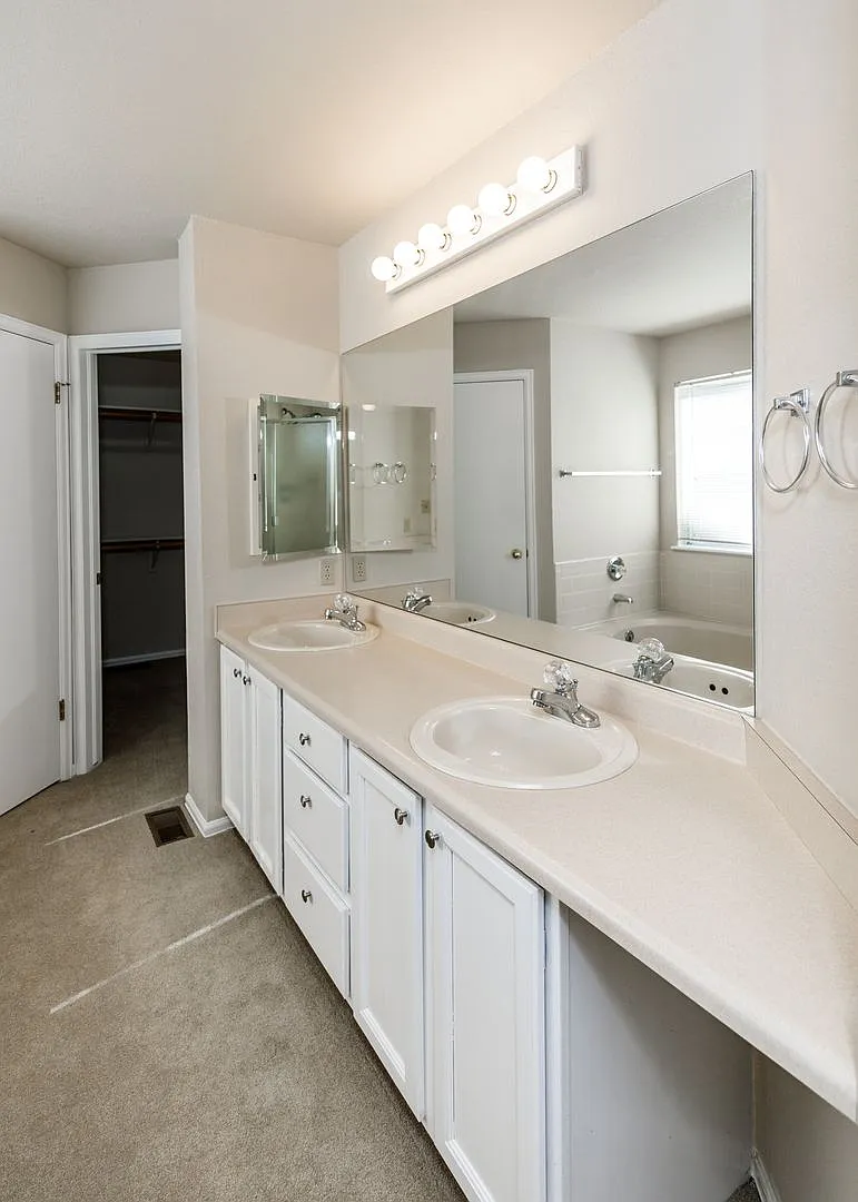 Spacious 5 Bedroom in D20 centrally located — Photo 4