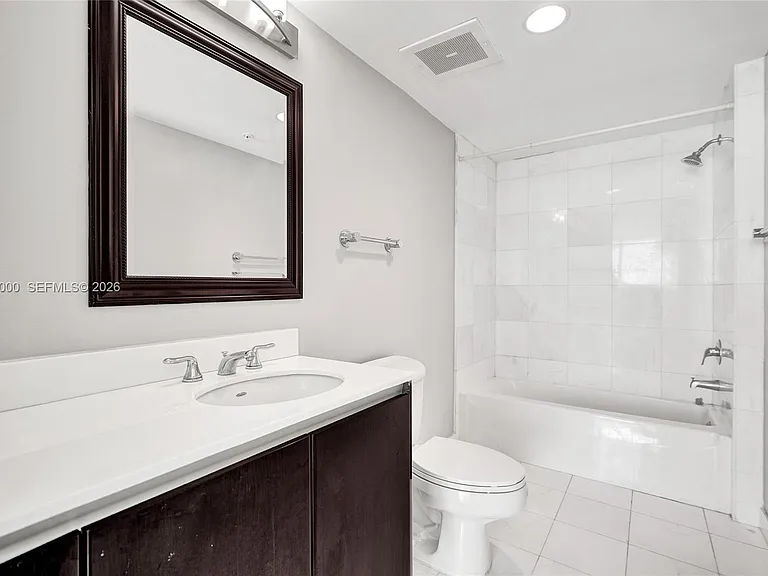 665 NE 25th St #2303 — Photo 16