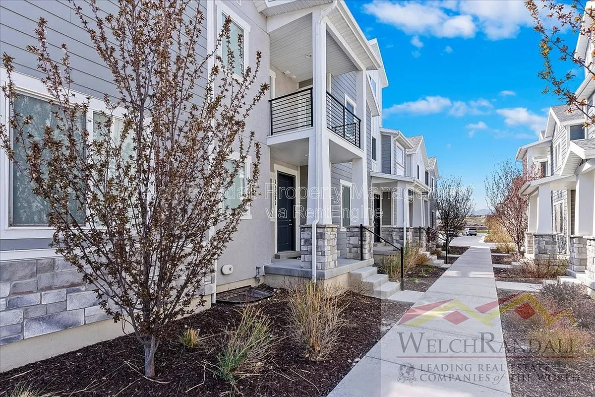 Building Photo - 15271 S Reins Way