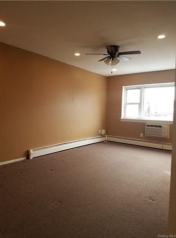 1st image of 3918 Hill Ave Floor 2