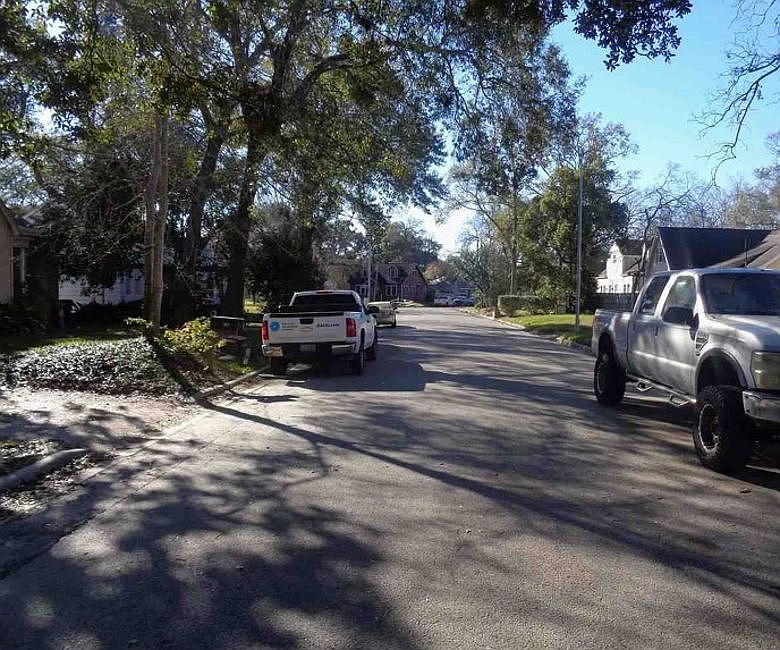 Exterior Neighborhood (street photo)
