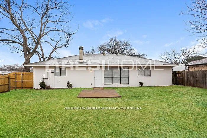 2400 Redbrook Ct — Photo 14