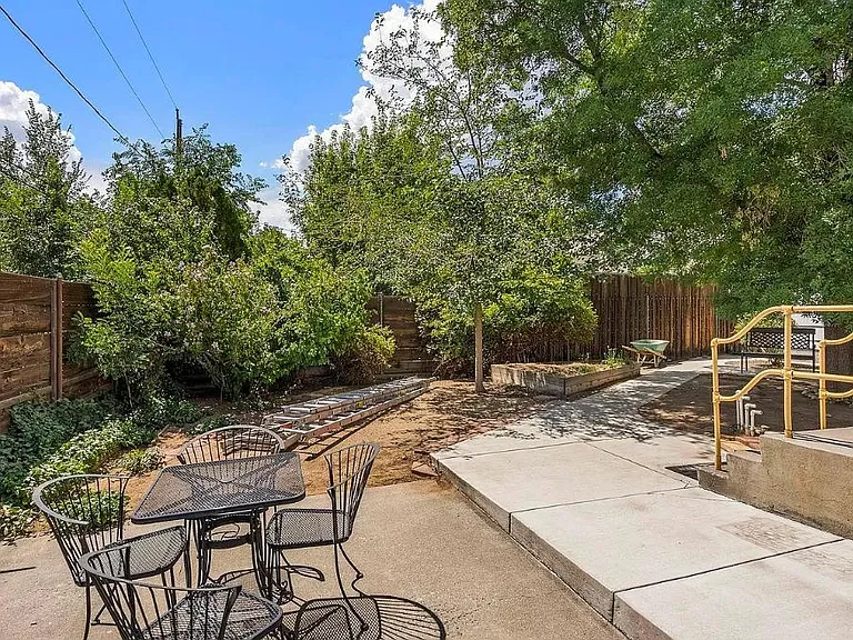 250 Bartlett St — Photo 12