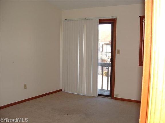 5th image of 300 Vista Cir