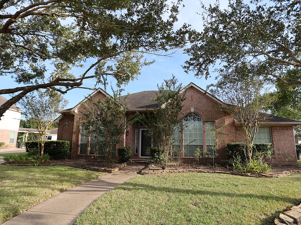4323 Lakeside Meadow Dr