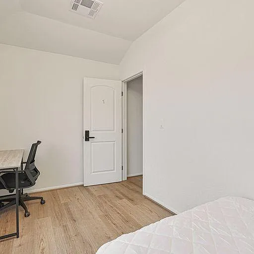 Bedroom 1 Desk