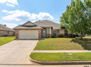 7343 Rockpoint Ln, Tyler, TX 75703