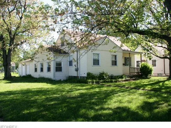 3246 Eastlawn St, Lorain, OH 44052
