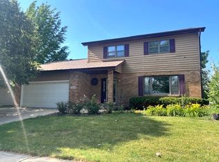 2228 Hess Dr, Crest Hill, IL 60403