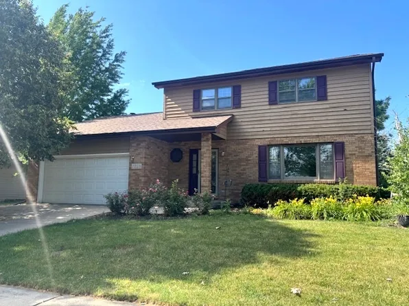 2228 Hess Dr, Crest Hill, IL 60403