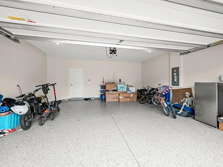 181 Tower Ct — Photo 33