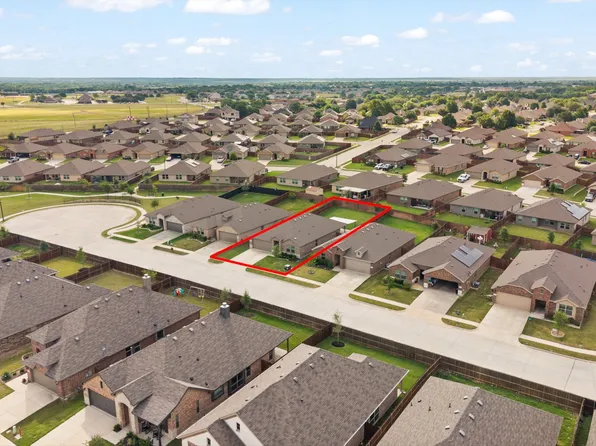 806 Peighton Ct, Cleburne, TX 76033