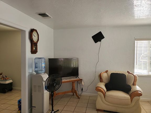 5th image of 1624 W Fountain Way