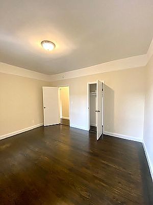 5th image of 3426 41st St APT 2C