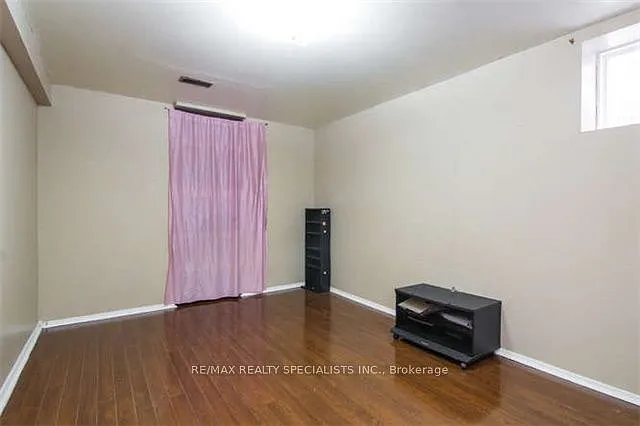 10 Treepark St #MAIN 2ND — Photo 16