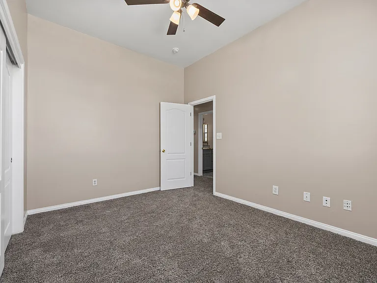 7005 Colony Park Dr — Photo 27