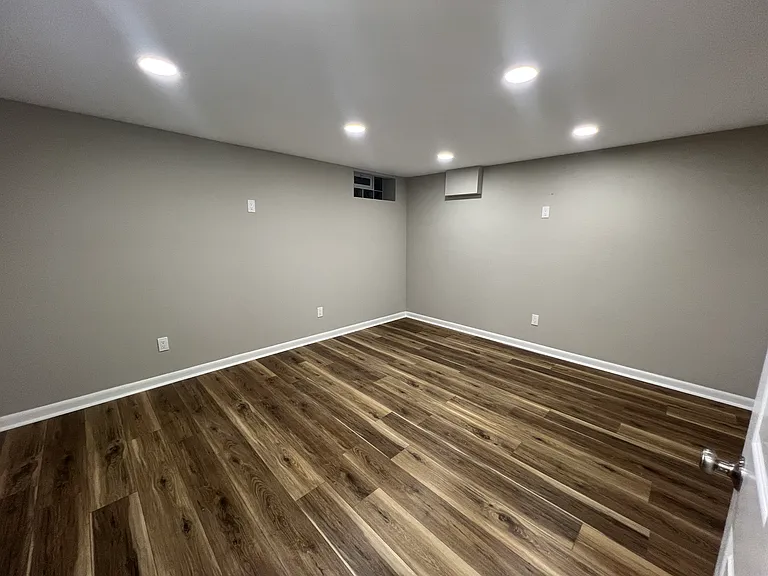 5348 N Lydell Ave — Photo 32