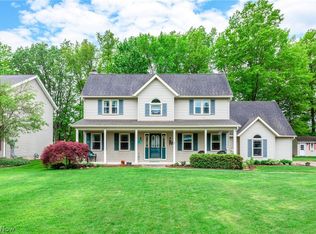 5350 Oakwood Dr, Sheffield Village, OH