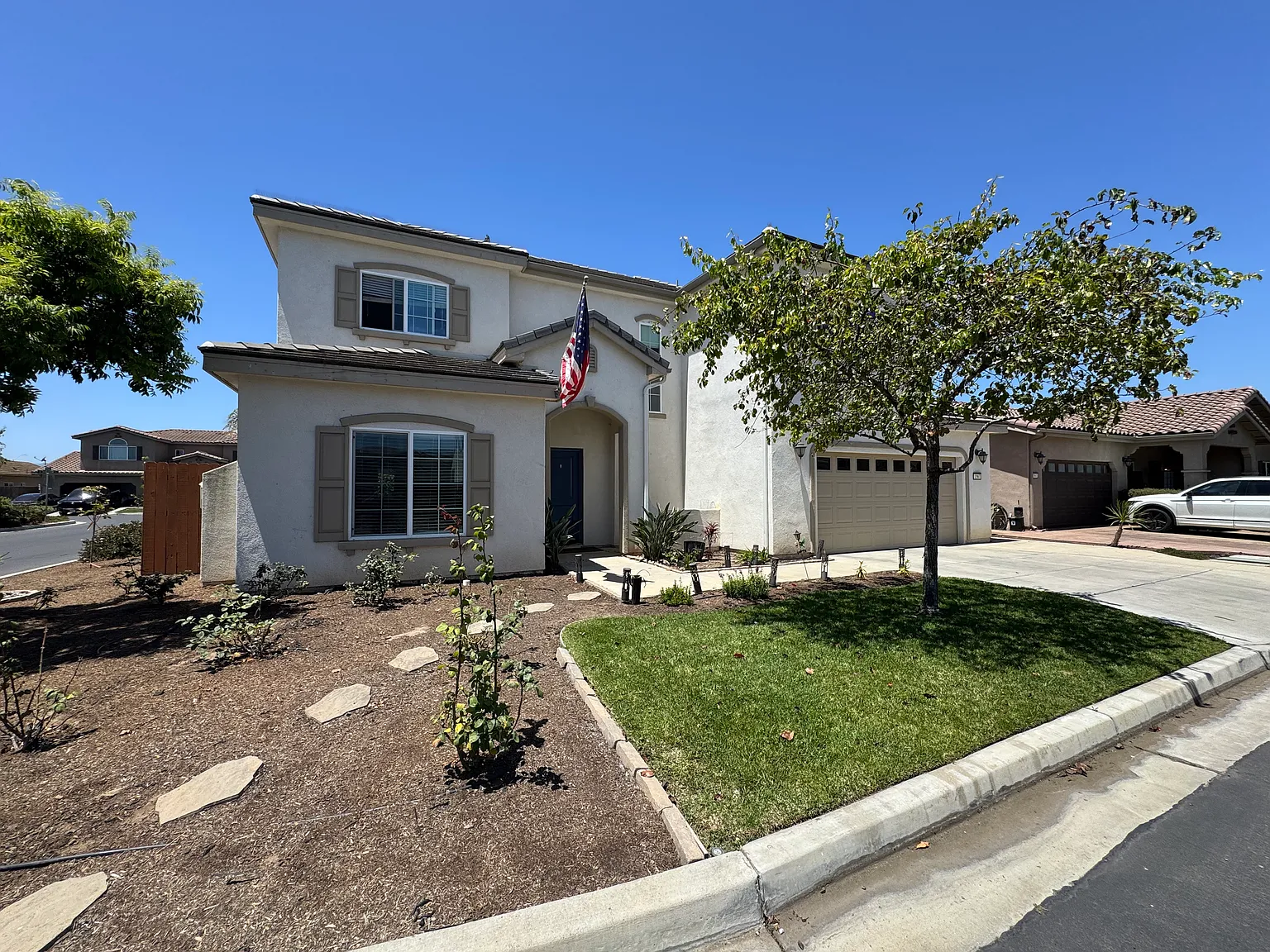 4 bed, 2464 sqft, $4,500 — Photo 1