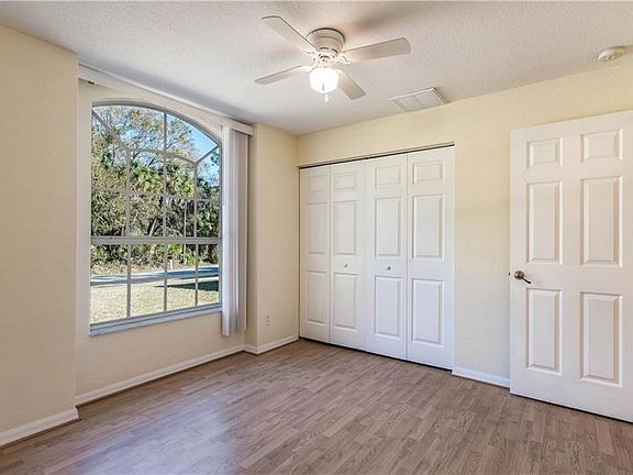 4th image of 1381 Joyce Ave