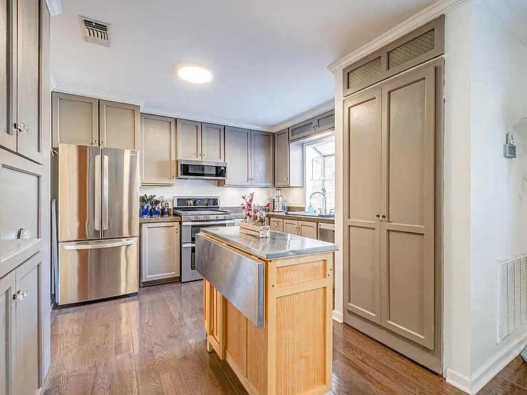 Cottage Pl — Photo 11