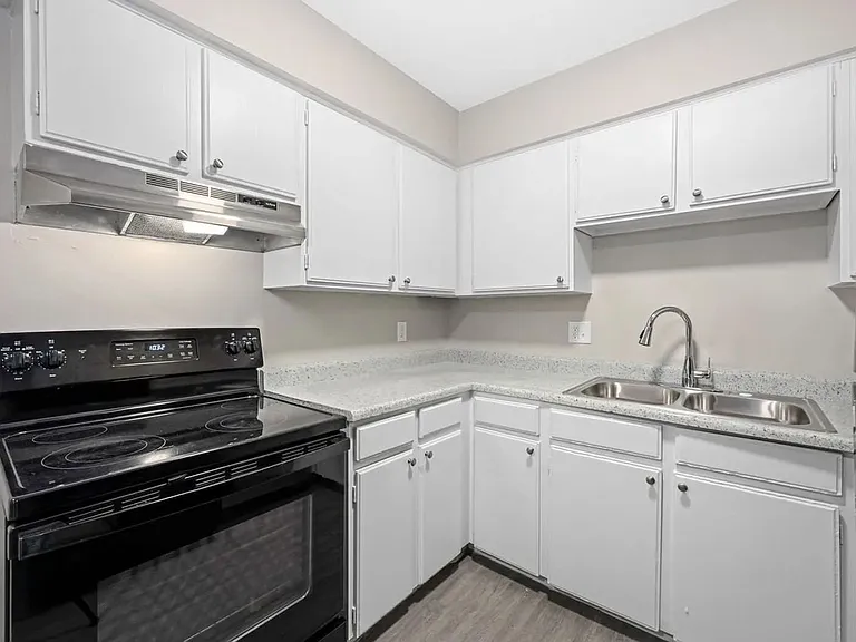730 Mather St — Photo 14
