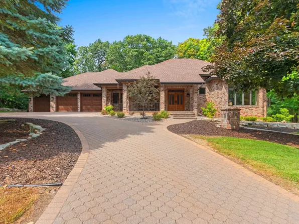 2920 Parkwood Dr, Green Bay, WI 54313