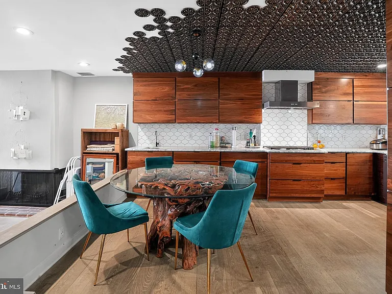 812 Lombard St #4 — Photo 2