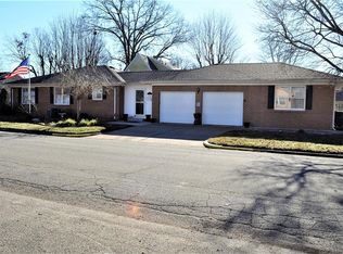 2238 Chestnut St, Columbus, IN 47201