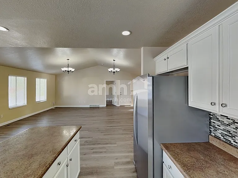 6743 S Majestic Loop Rd — Photo 4