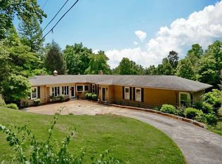 793 Ransier Dr, Hendersonville, NC 28739