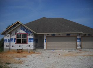 879 E Striper Dr, Nixa, MO 65714