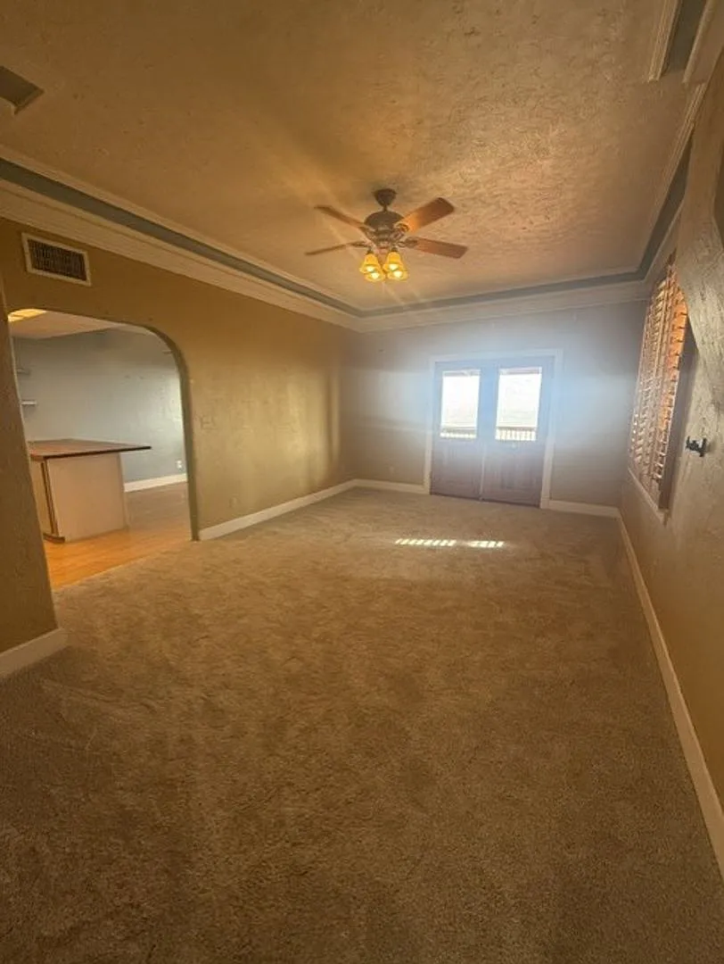 This Phenomenal 3 bed 2 1/2 bath in Jerome - Contact Property Pros Property Management — Photo 3