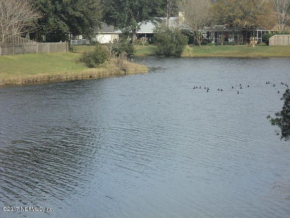 3rd image of 520 Bay Hollow Ct