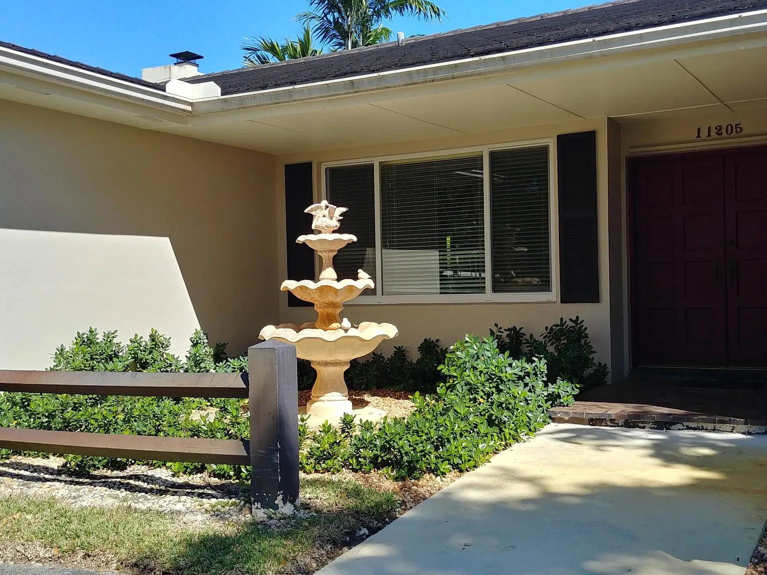 4 bed, 2748 sqft, $7,550 — Photo 3