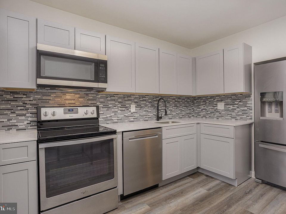 2nd image of 14 Juliet Ln APT 102